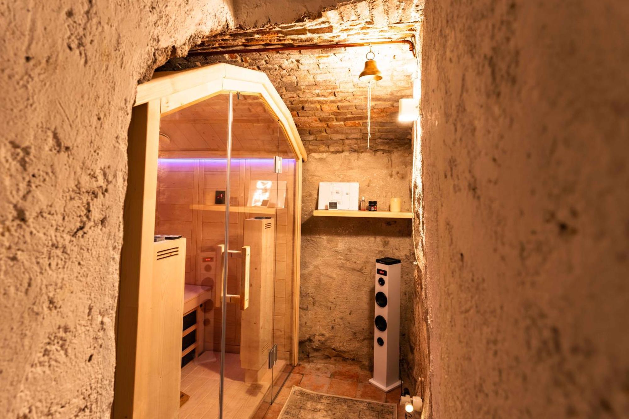 La Chicca In Pieno Centro Storico Con Sauna E Parcheggio Gratuito Udine Exterior foto